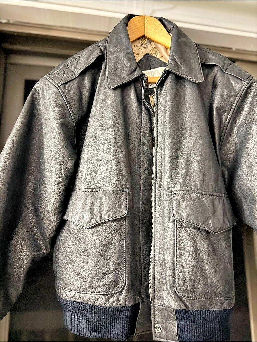 Vintage APACHE Black Leather Jacket Size Small Like New